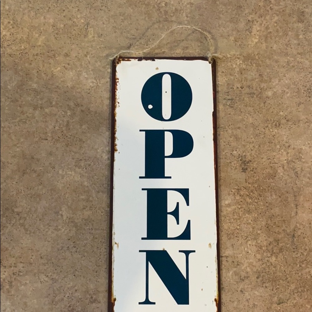 Rustic metal Open / Closed sign with jute hanger